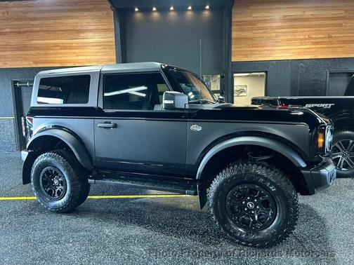 Shadow Black 2023 Ford Bronco Wildtrak