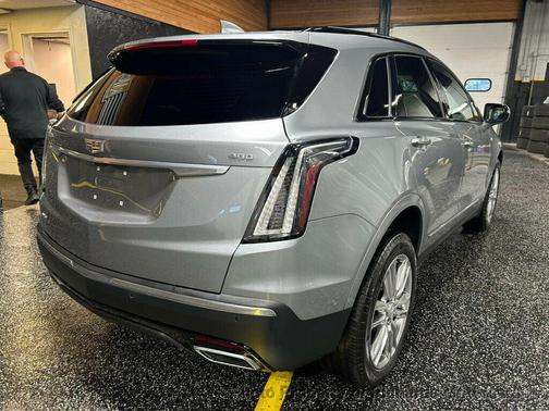 Argent Silver Metallic 2024 Cadillac XT5 Sport