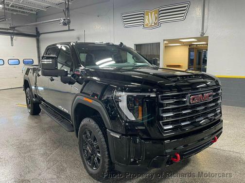 2025 GMC Sierra 2500 AT4