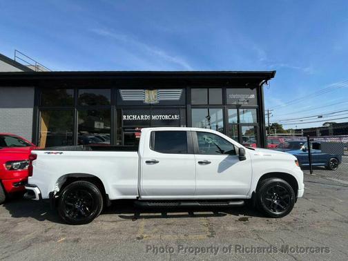 2023 Chevrolet Silverado 1500 Custom