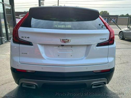 2023 Cadillac XT4 Premium Luxury