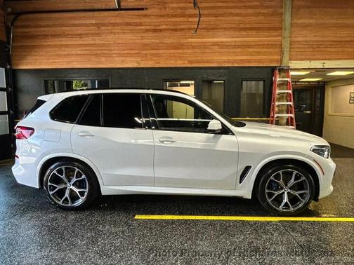 Alpine White 2021 BMW X5 xDrive40i