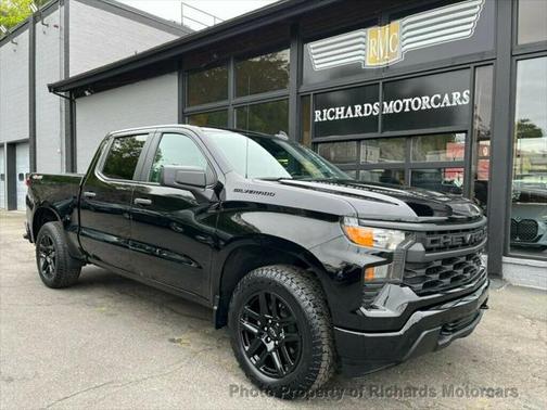 2023 Chevrolet Silverado 1500 Custom