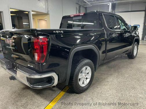 2024 GMC Sierra 1500 SLE