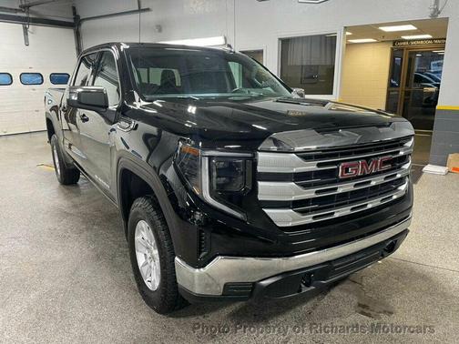 2024 GMC Sierra 1500 SLE