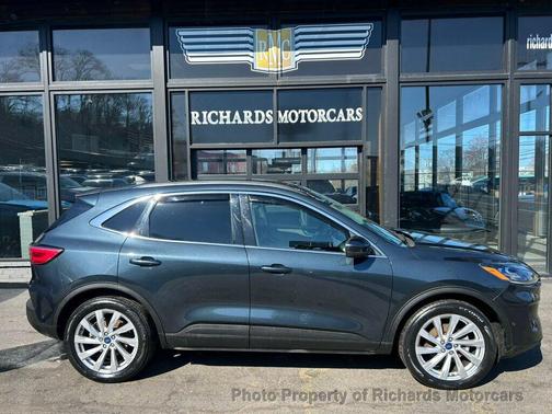 Carbonized Gray Metallic 2022 Ford Escape Titanium