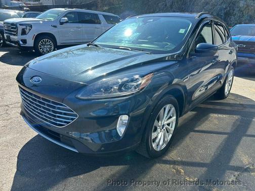 Carbonized Gray Metallic 2022 Ford Escape Titanium