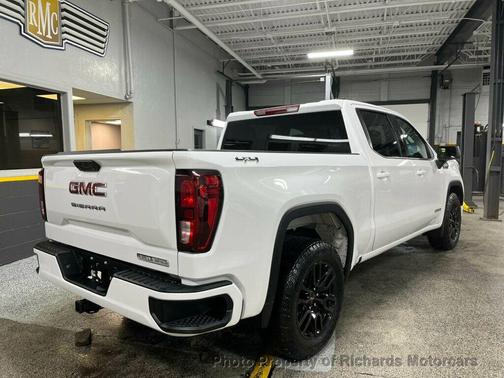 2025 GMC Sierra 1500 Elevation