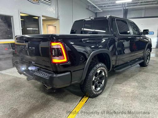 Diamond Black Crystal Pearlcoat 2022 RAM 1500 Rebel