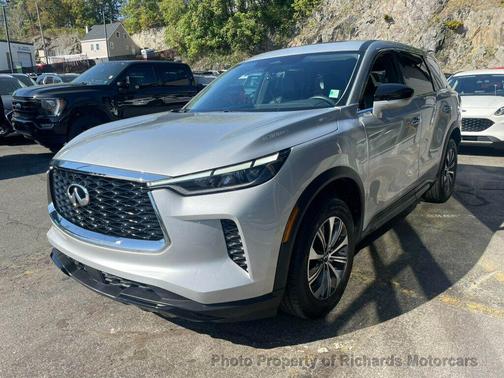 2023 INFINITI QX60 Pure