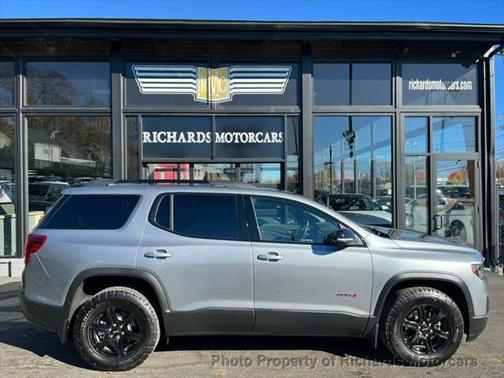 2023 GMC Acadia AWD AT4
