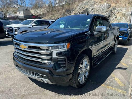 Summit White 2024 Chevrolet Silverado 1500 High Country