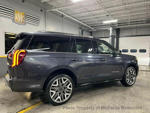 2025 Ford Expedition Platinum