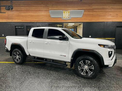 Summit White 2025 GMC Canyon AT4
