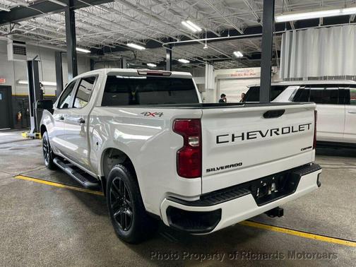 2022 Chevrolet Silverado 1500 Custom