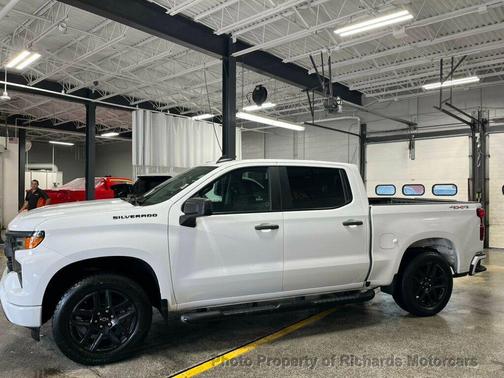 2022 Chevrolet Silverado 1500 Custom