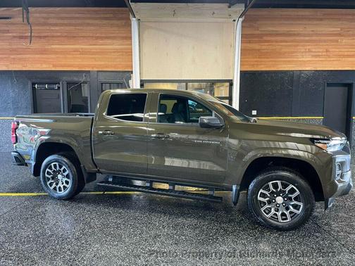 Sand Dune Metallic 2024 Chevrolet Colorado LT