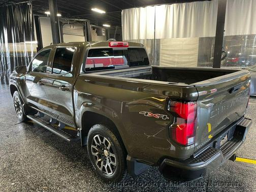 Sand Dune Metallic 2024 Chevrolet Colorado LT