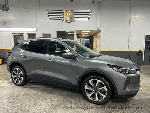 2024 Ford Escape Platinum