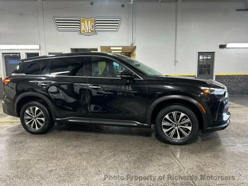 2023 INFINITI QX60 Pure