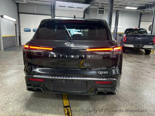 2023 INFINITI QX60 Pure