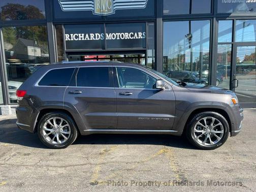2021 Jeep Grand Cherokee Summit