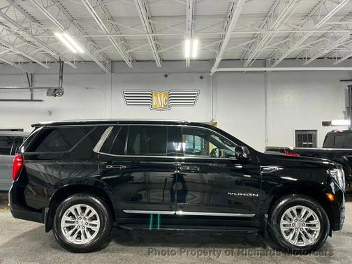 2021 GMC Yukon SLT