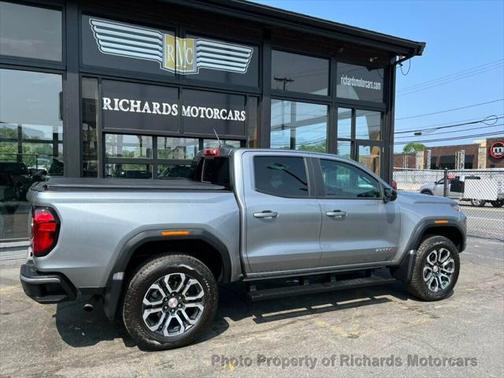2024 GMC Canyon Base