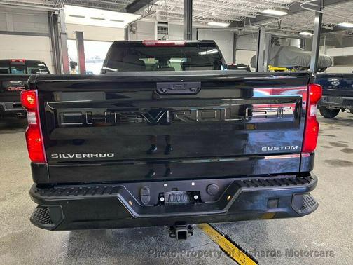2022 Chevrolet Silverado 1500 Custom