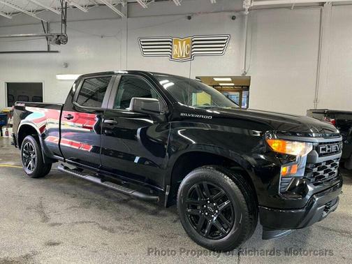 2022 Chevrolet Silverado 1500 Custom