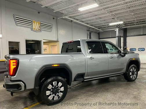 2024 GMC Sierra 2500 Denali