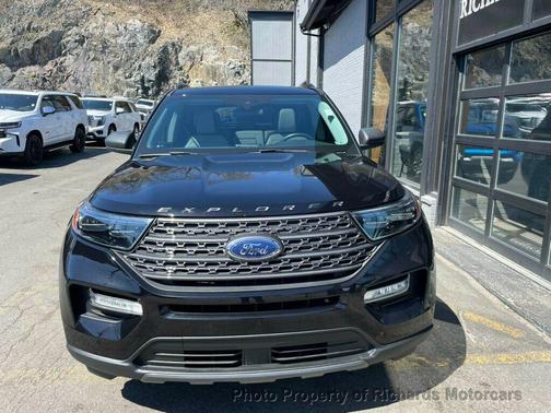 Agate Black Metallic 2021 Ford Explorer XLT