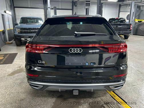 2022 Audi Q8 55 Premium Plus