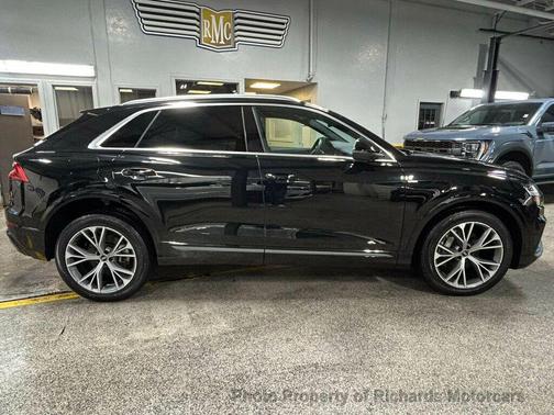 2022 Audi Q8 55 Premium Plus