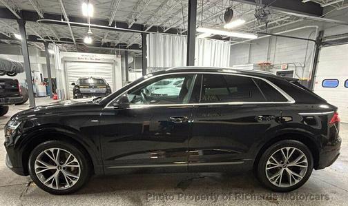 2022 Audi Q8 55 Premium Plus