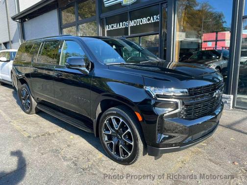 2023 Chevrolet Suburban RST
