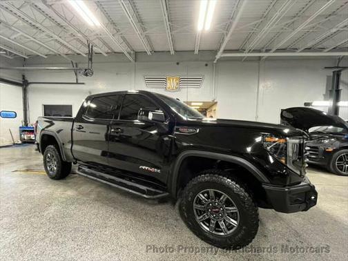 2024 GMC Sierra 1500 AT4X
