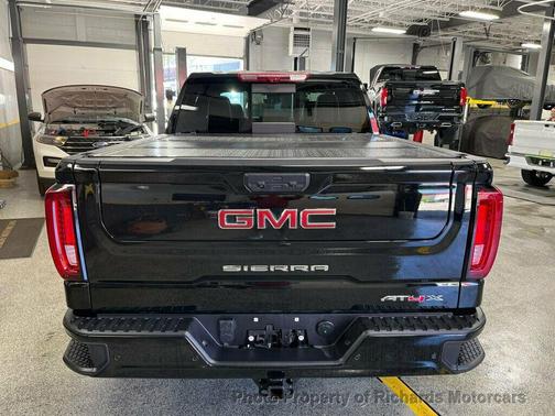 2024 GMC Sierra 1500 AT4X