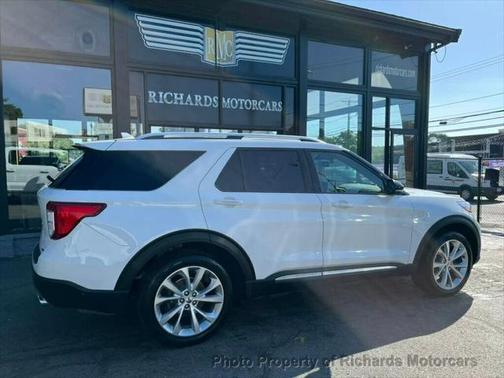 2022 Ford Explorer Platinum