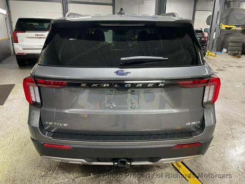 Carbonized Gray Metallic 2025 Ford Explorer Active
