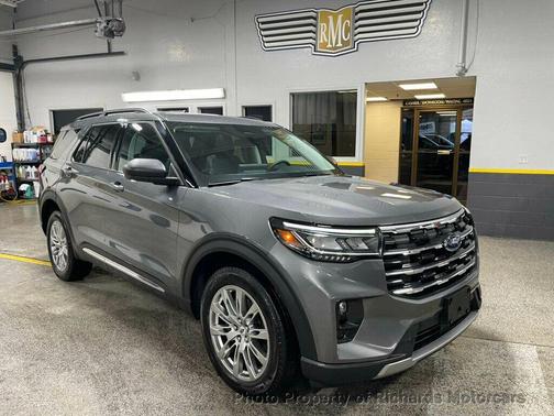 Carbonized Gray Metallic 2025 Ford Explorer Active