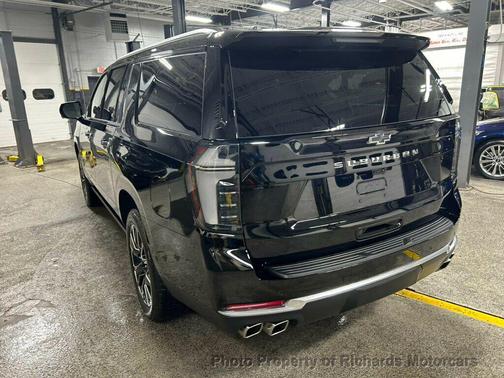 2025 Chevrolet Suburban 4WD High Country
