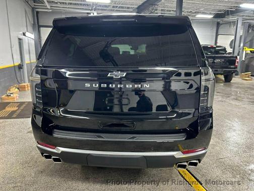 2025 Chevrolet Suburban 4WD High Country