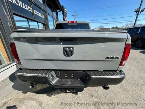 Billet Silver Metallic Clearcoat 2022 RAM 1500 Classic SLT