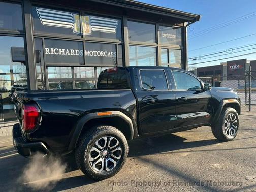 2023 GMC Canyon AT4