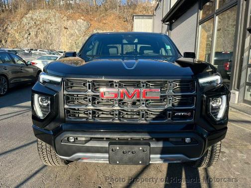2023 GMC Canyon AT4