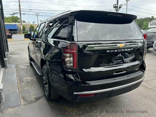 2023 Chevrolet Suburban LT