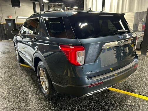 Atlas Blue Metallic 2022 Ford Explorer XLT