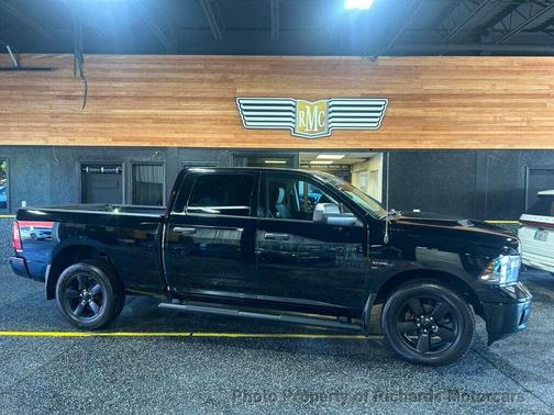 Black Clearcoat 2022 RAM 1500 Classic SLT