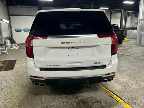 Summit White 2025 GMC Yukon Denali